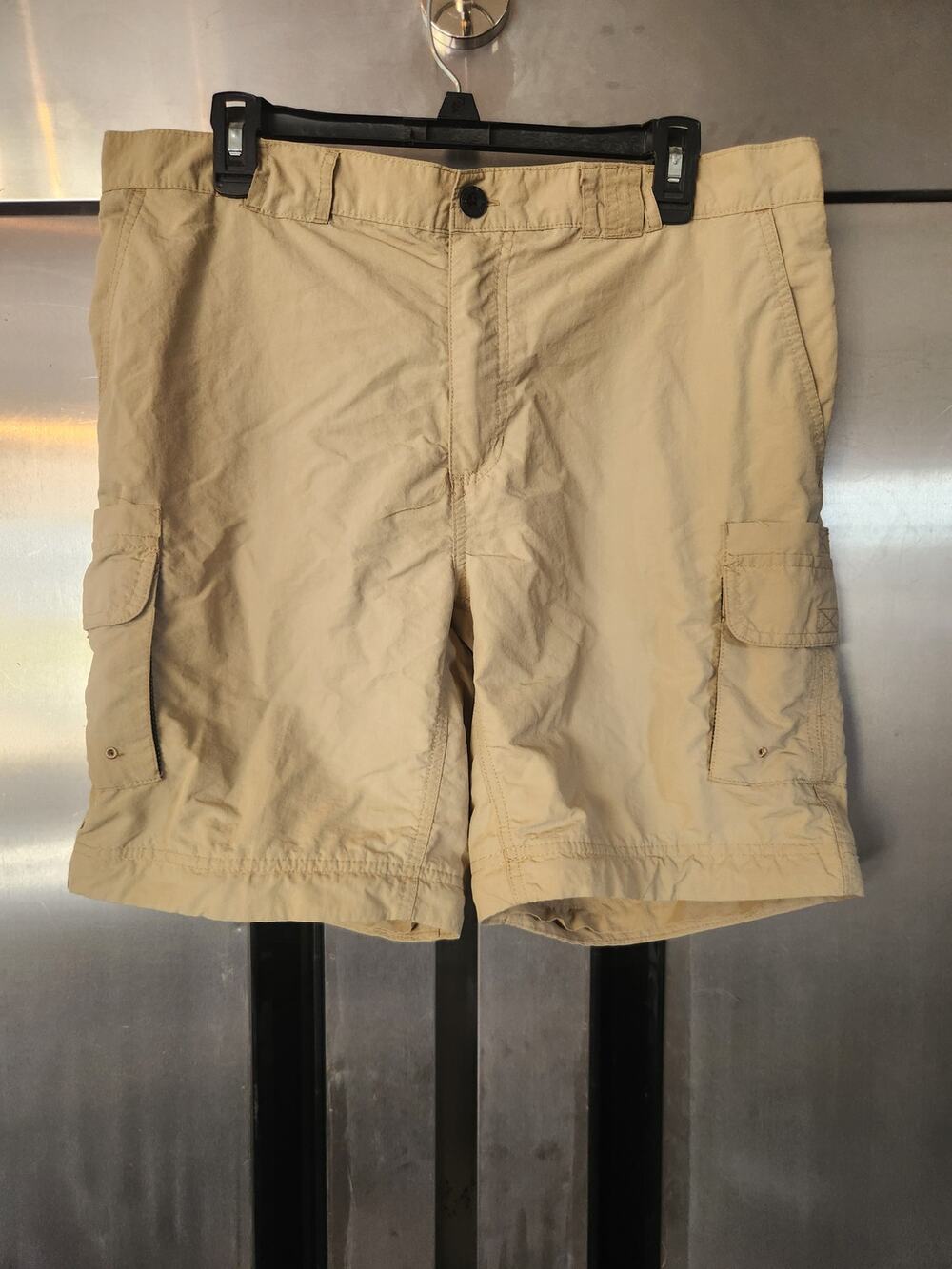 Magellan Outdoors Fish Gear Mens Cargo Shorts Size L | Khaki